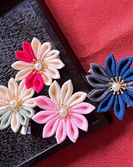 日式传统工艺摘花细工体验套餐（和服穿着、发型设计、摘花细工）